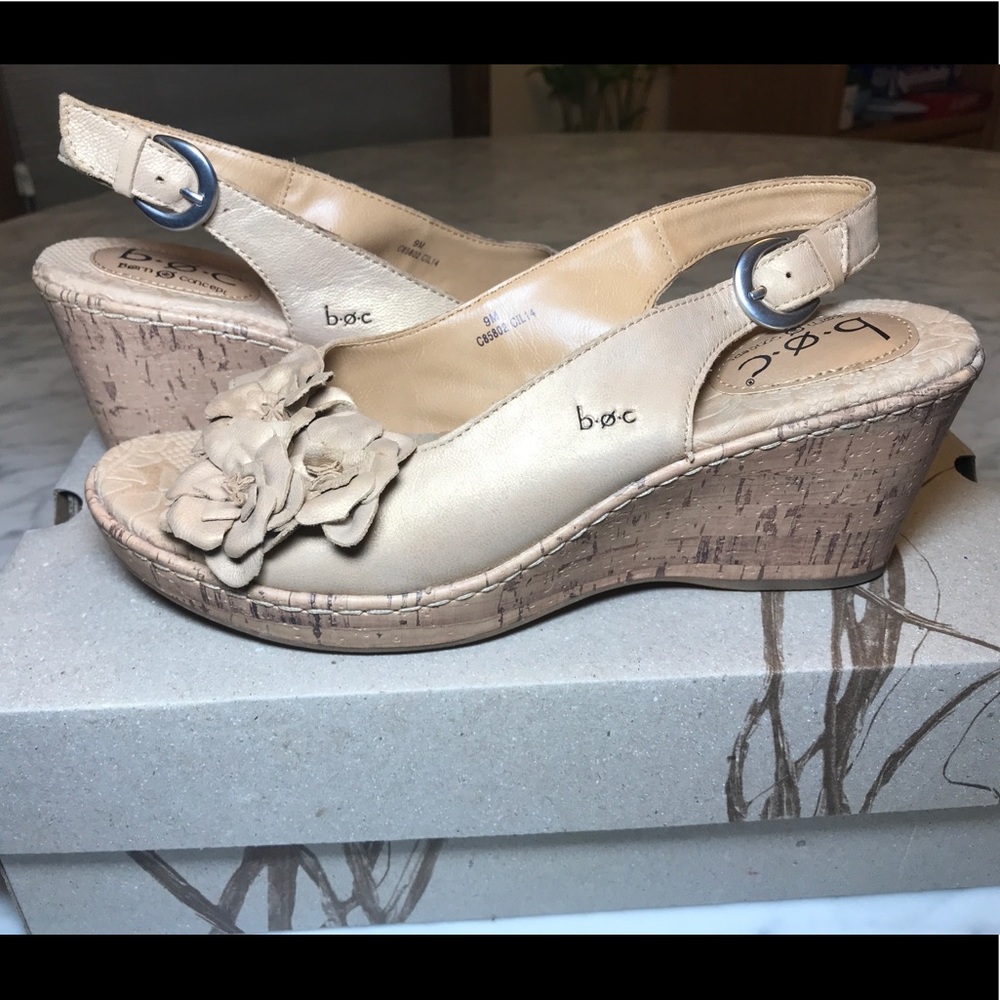 b.o.c. tan/gold open-toe wedge sandal - Picture 2 of 8